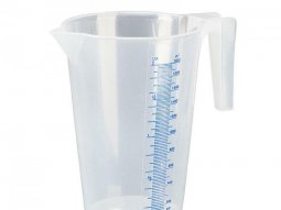 Doseur-broc marque Pressol en polypropylene gradue transparent 2l