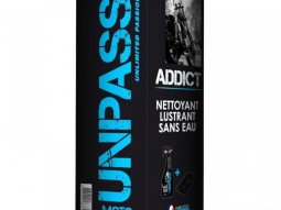 Nettoyant moto Unpass Addict 750 ml avec microfibres